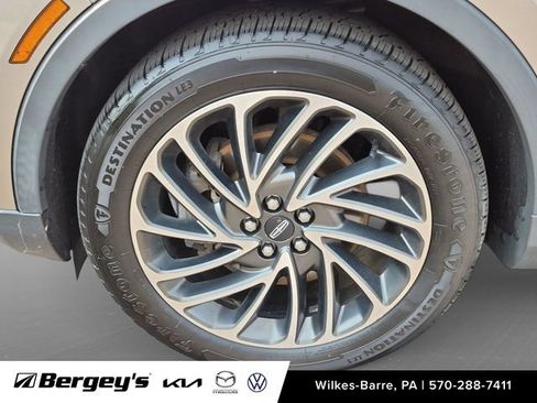 Used 2020 Lincoln Nautilus Reserve AWD/4WD image 11