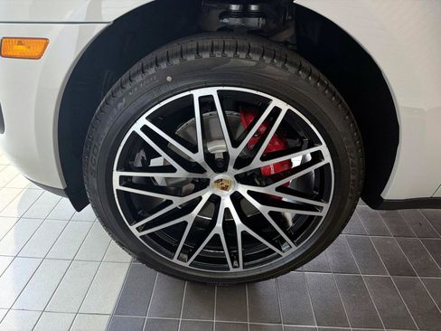 New 2026 Porsche Macan S image 12