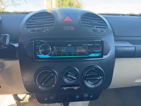 Used 2005 Volkswagen Beetle GLS image 19