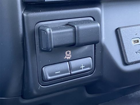 Used 2022 Chevrolet Silverado 1500 LTZ image 36