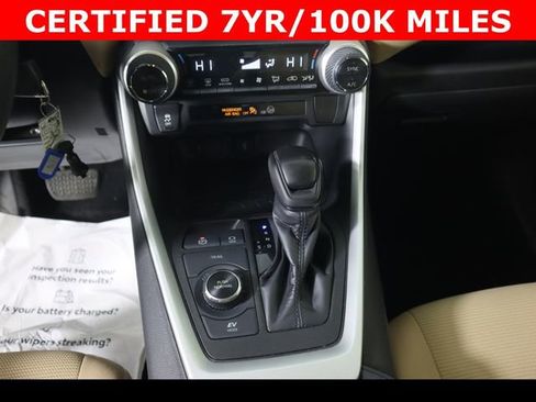 Used 2021 Toyota RAV4 LE image 28