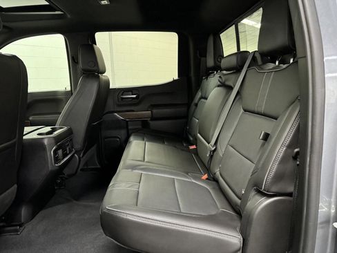 Used 2019 Chevrolet Silverado 1500 High Country w/ Technology Package image 12