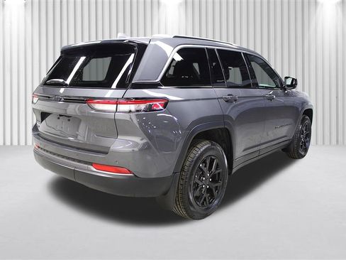 New 2026 Jeep Grand Cherokee Altitude AWD/4WD image 3