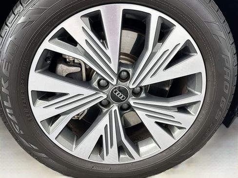 Used 2023 Audi Q4 e-tron Premium Plus w/ Premium Plus image 31