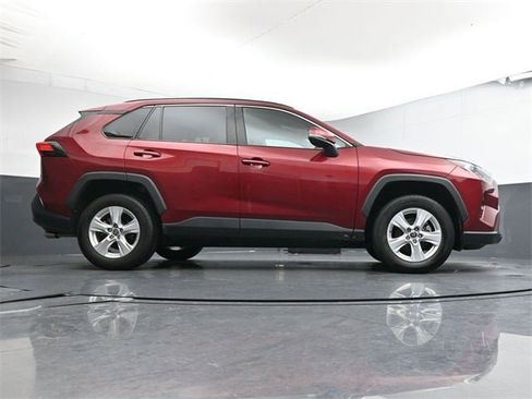 Used 2021 Toyota RAV4 XLE w/ Convenience Package image 28