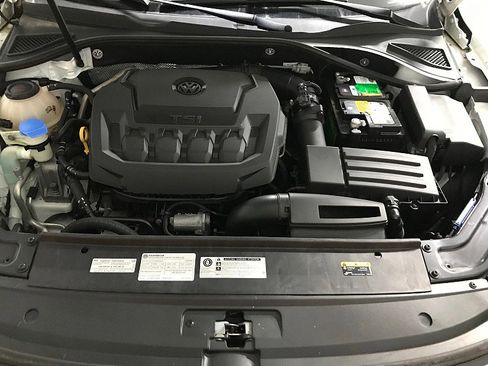 Used 2018 Volkswagen Passat 2.0T R-Line image 30