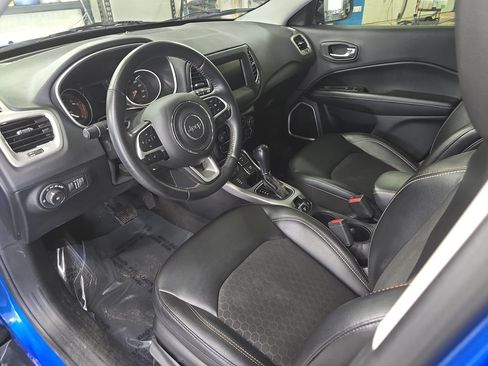 Used 2020 Jeep Compass Latitude w/ Cold Weather Group AWD/4WD image 15