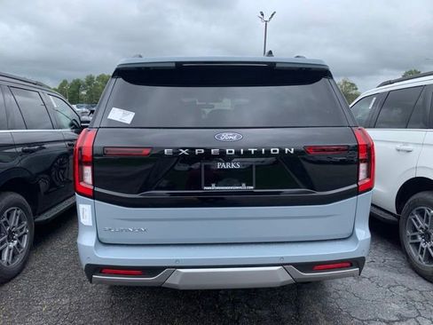 New 2025 Ford Expedition Platinum w/ Driver's Package image 17
