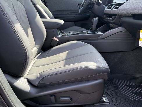 New 2026 Subaru Outback Limited AWD/4WD image 31