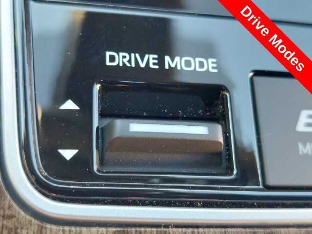 Used 2026 Toyota Sienna Limited AWD/4WD image 19