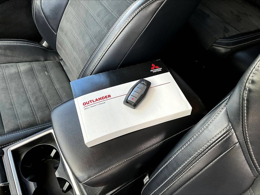 Used 2024 Mitsubishi Outlander SE AWD/4WD image 37