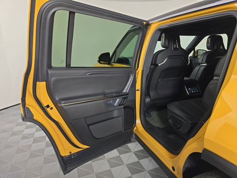 Used 2023 Rivian R1S Adventure AWD/4WD image 17
