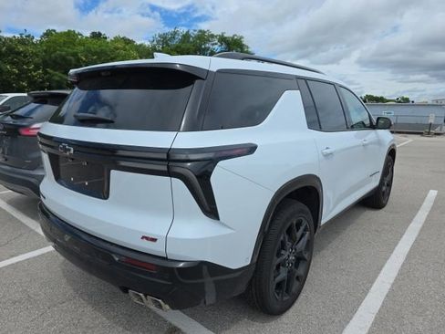 Used 2026 Chevrolet Traverse RS FWD image 5