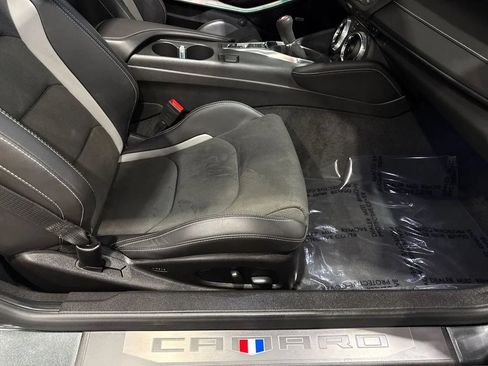 Used 2018 Chevrolet Camaro SS RWD image 83