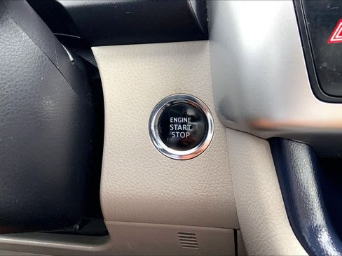 Used 2017 Toyota Highlander XLE image 36