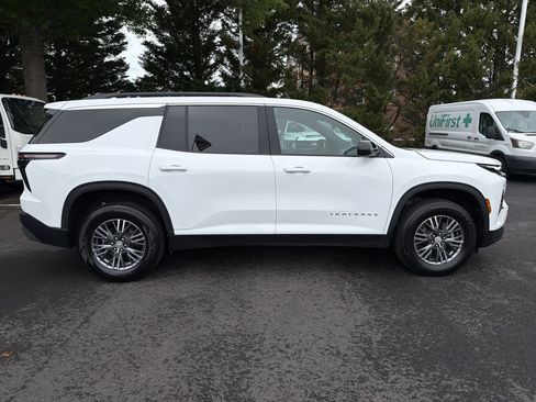 Used 2025 Chevrolet Traverse LT AWD/4WD image 11