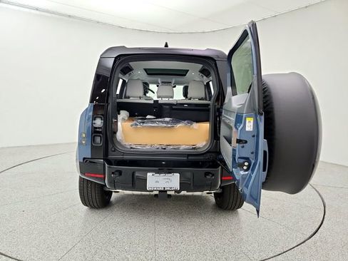 New 2026 Land Rover Defender 110 X-Dynamic SE image 19