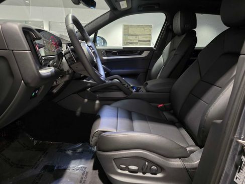New 2026 Porsche Cayenne image 22
