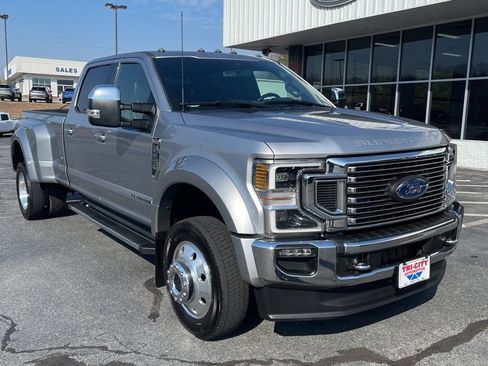 Used 2022 Ford F450 Lariat w/ Lariat Ultimate Package image 3