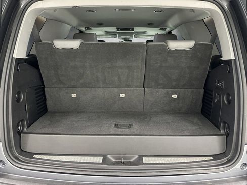 Used 2018 Chevrolet Tahoe LT w/ LT Signature Package RWD image 11
