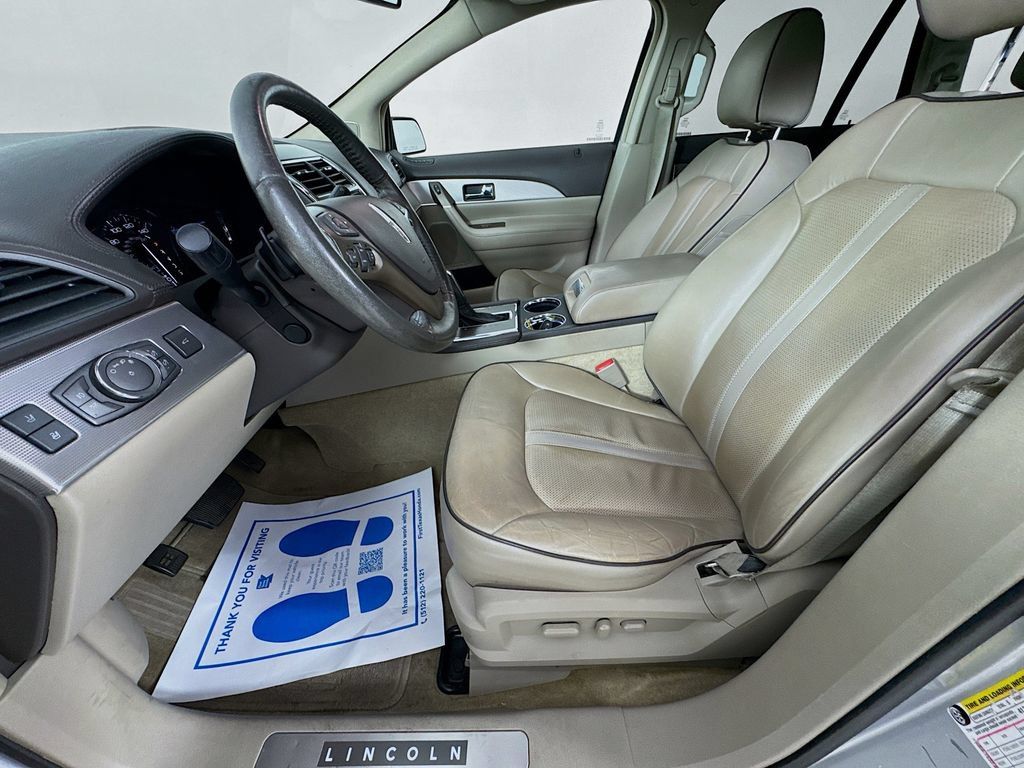 Used 2015 Lincoln MKX FWD w/ Equipment Group 102A image 25