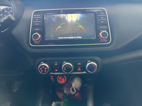 Used 2021 Nissan Kicks S FWD image 8
