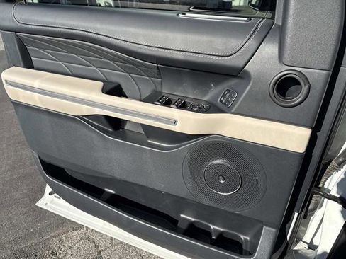 Used 2023 Ford Expedition Max Platinum image 13