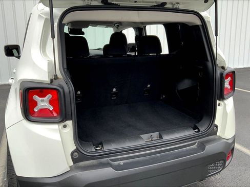 Used 2023 Jeep Renegade Altitude image 26