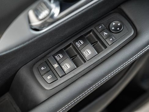 New 2026 Chrysler Pacifica Limited image 33