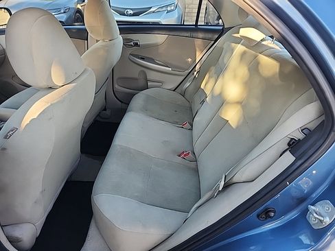 Used 2012 Toyota Corolla LE image 11