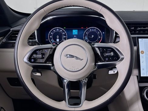 Used 2025 Jaguar F-PACE R-Dynamic S image 17