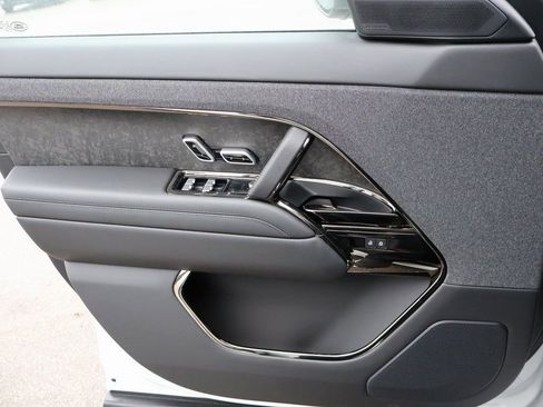 Used 2025 Land Rover Range Rover Sport Dynamic SE image 43