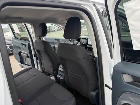 New 2025 Ford Maverick XL image 16