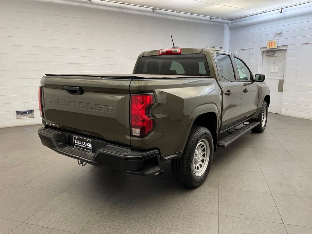 Used 2024 Chevrolet Colorado W/T RWD image 8