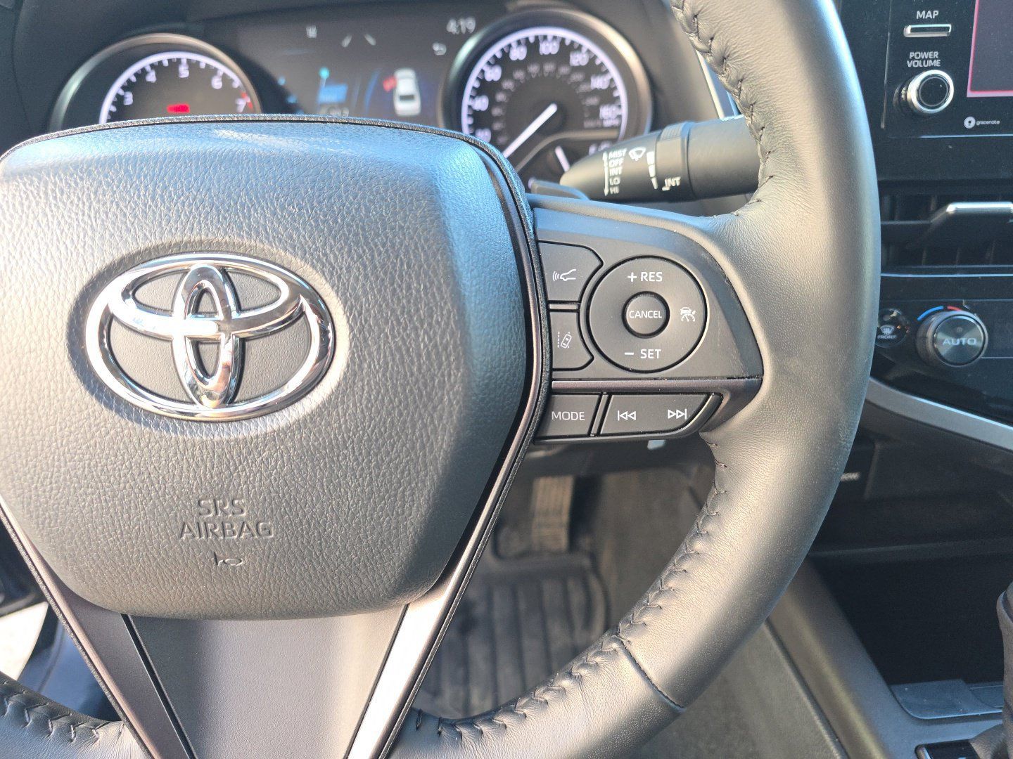 Used 2024 Toyota Camry SE AWD/4WD image 12