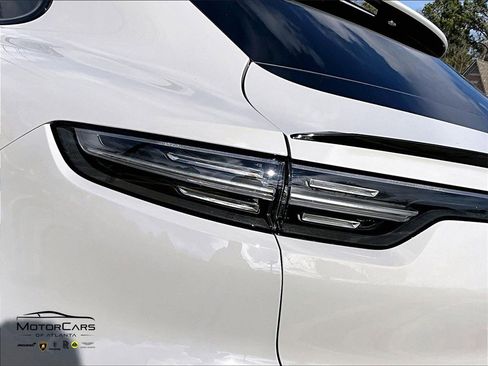 Used 2020 Porsche Cayenne Turbo image 28