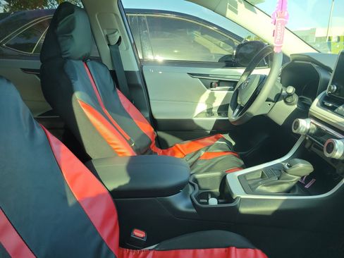 Used 2025 Toyota RAV4 XLE Premium FWD image 10