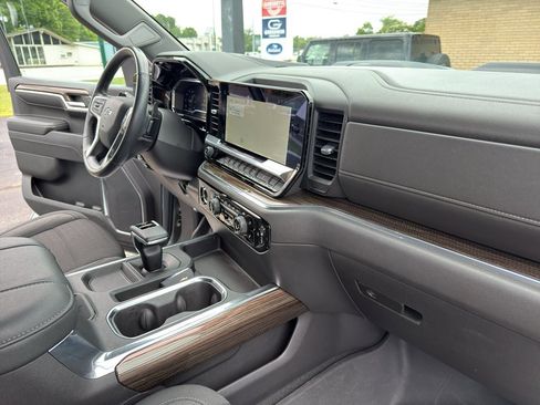 Used 2023 Chevrolet Silverado 1500 LT Trail Boss AWD/4WD image 32
