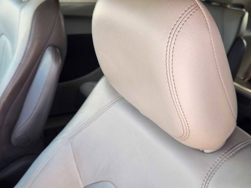 Used 2017 Chrysler Pacifica Touring-L image 14