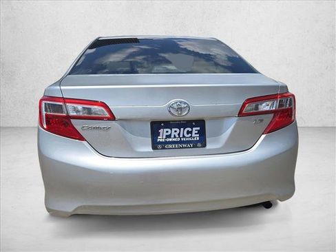 Used 2013 Toyota Camry LE FWD image 6