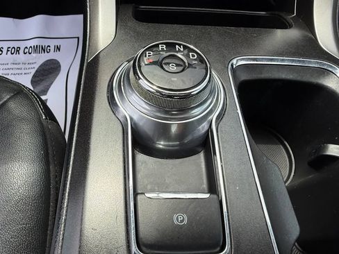 Used 2017 Ford Fusion SE w/ Equipment Group 202A AWD/4WD image 14