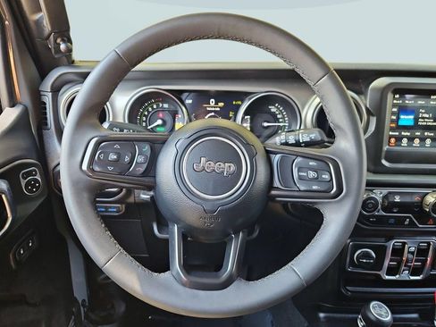 Used 2023 Jeep Wrangler Unlimited w/ Convenience Group AWD/4WD image 14