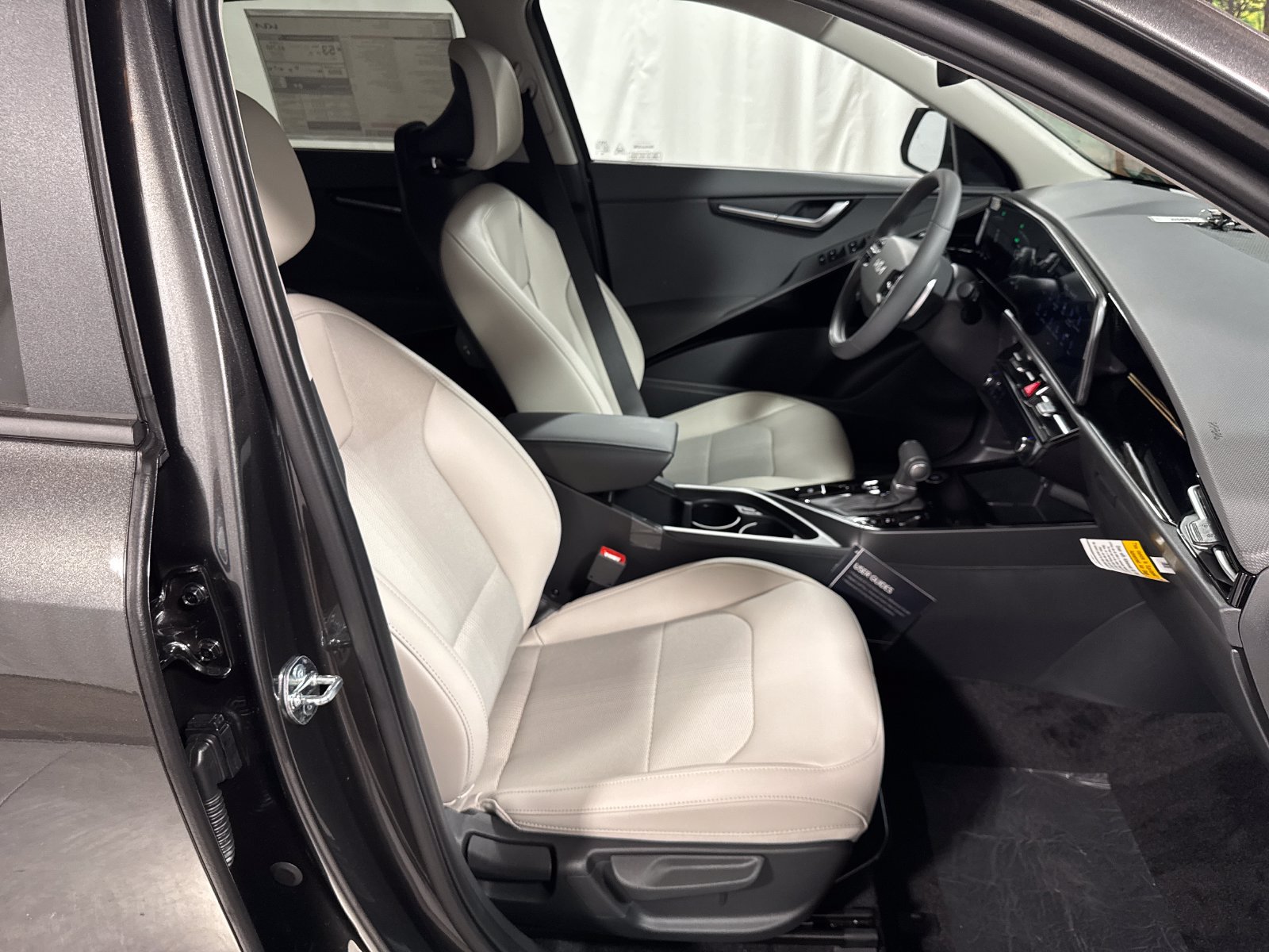 New 2026 Kia Niro EX FWD image 23