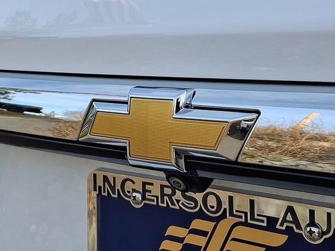 Used 2023 Chevrolet Traverse LT image 34