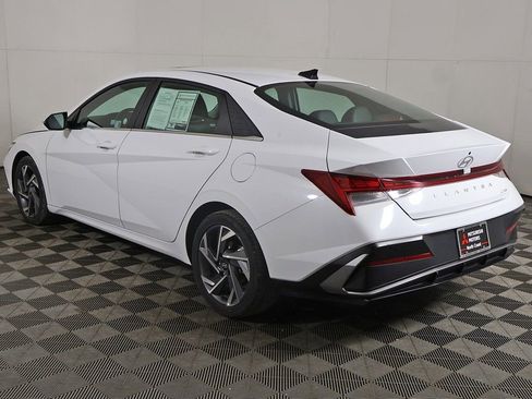 Used 2025 Hyundai Elantra Limited FWD image 11
