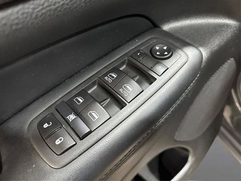 Used 2022 Jeep Grand Cherokee Laredo E AWD/4WD image 27