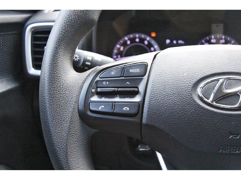 Used 2021 Hyundai Venue SE FWD image 18