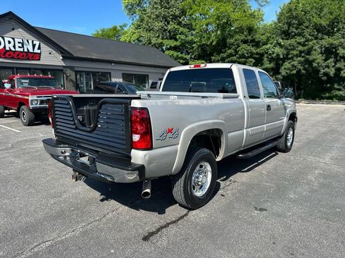 Used 2006 Chevrolet Silverado 2500 LT w/ Skid Plate Package AWD/4WD image 3
