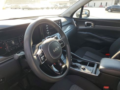 Used 2023 Kia Sorento LX image 18