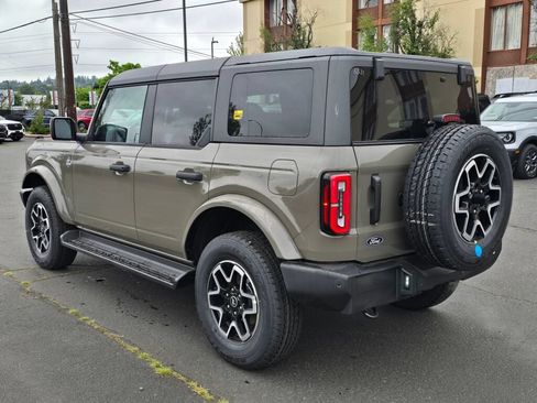 New 2026 Ford Bronco Outer Banks AWD/4WD image 3